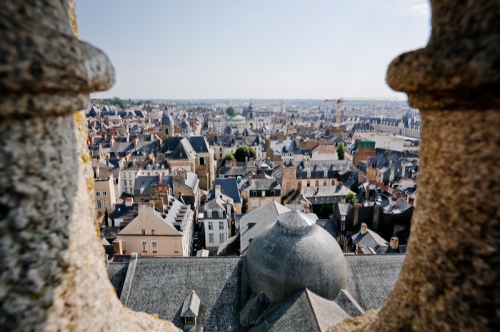 Vue_de_Rennes_depuis_le_clocher_de_la_Cathedrale_Saint-Pierre-Julien_Mignot_js_sfpm_2021
